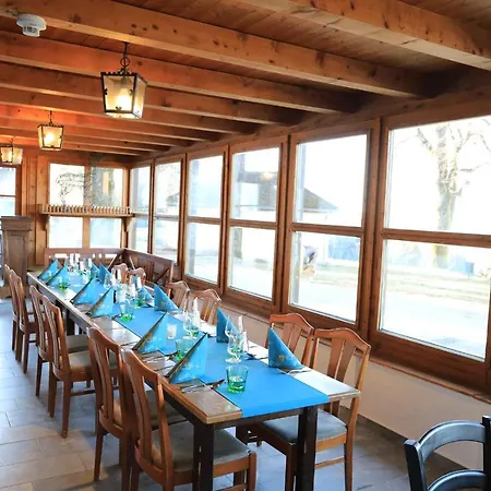 Erentrudisalm Hotel *